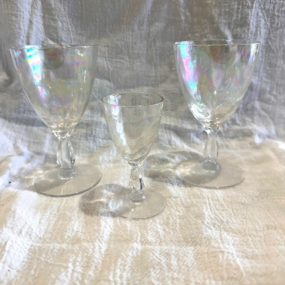 FOSTORIA SHELL PEARL VINTAGE 2 Claret wine glasses and 1 Cordial glass EUC